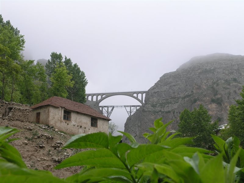 یک پل در ایران که نقشه جهان را تغییر داد ! + عکس قبر رضا شاه زندگینامه رضا شاه رضا شاه پل ورسک