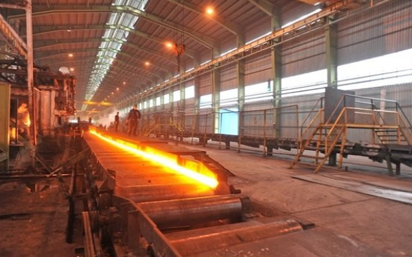 افتتاح یک کارخانه فولاد توسط معاون اول رییس‌جمهور