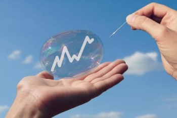 حتی با فرض دلار ۲۵ تا ۳۰ هزار تومانی، بازار سرمایه حباب دارد!