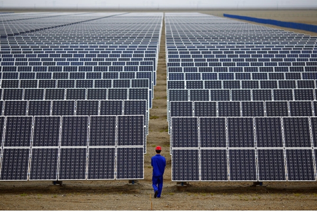 بهره برداری از ۱۲۷ نیروگاه خورشیدی در شهرک‌ها و نواحی صنعتی