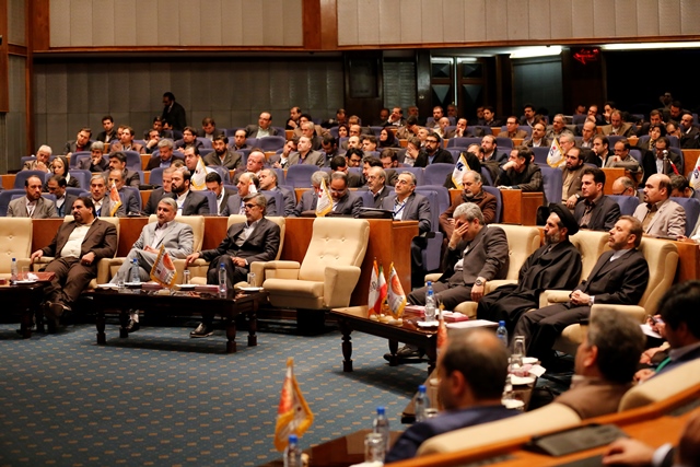 تقدير از بانک انصار به عنوان بانک پيشگام دراقتصادمقاومتی درهمايش سراسري الزامات اقتصادمقاومتي
