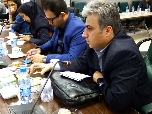 خارجی ها به دنبال صنایع غذایی و دارویی هستند/بازار بدهی باید بزرگ شود/حدود 50 درصد کارگزاری ها زیان عملیاتی دارند/دولتی ها باید از بورس حمایت کنند