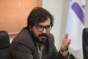 سهامداران نگرانند؛ مديران از تكان هاي بازار سخن بگويند/ خارجي ها بازار سرمايه ايران را بكر مي دانند/ الآن فرصت فرهنگ سازي است؛ در بازار مثبت گوش كسي بدهكار نيست!