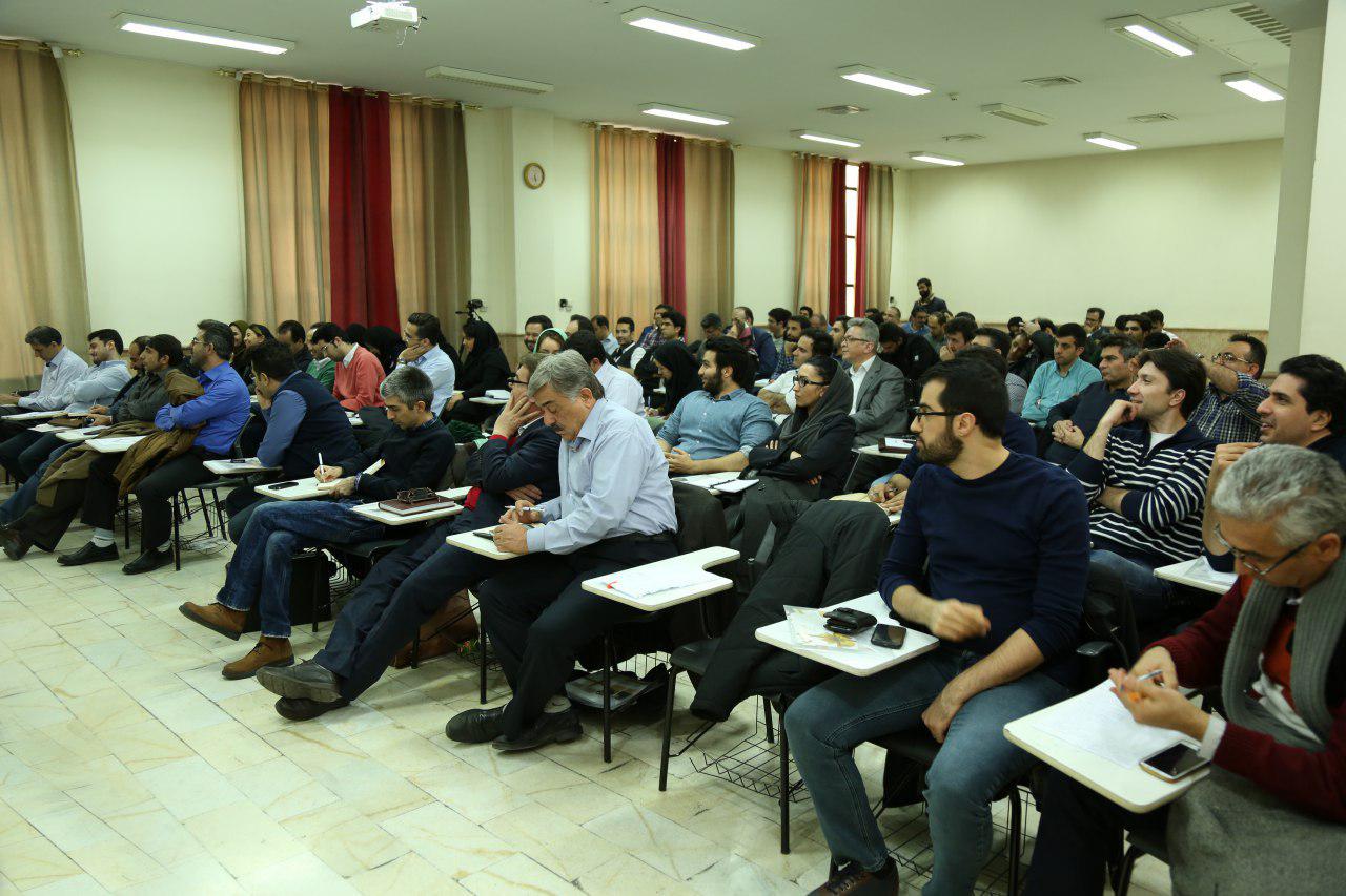 همراه با تيم خانه سرمايه همراه با تيم خانه سرمايه