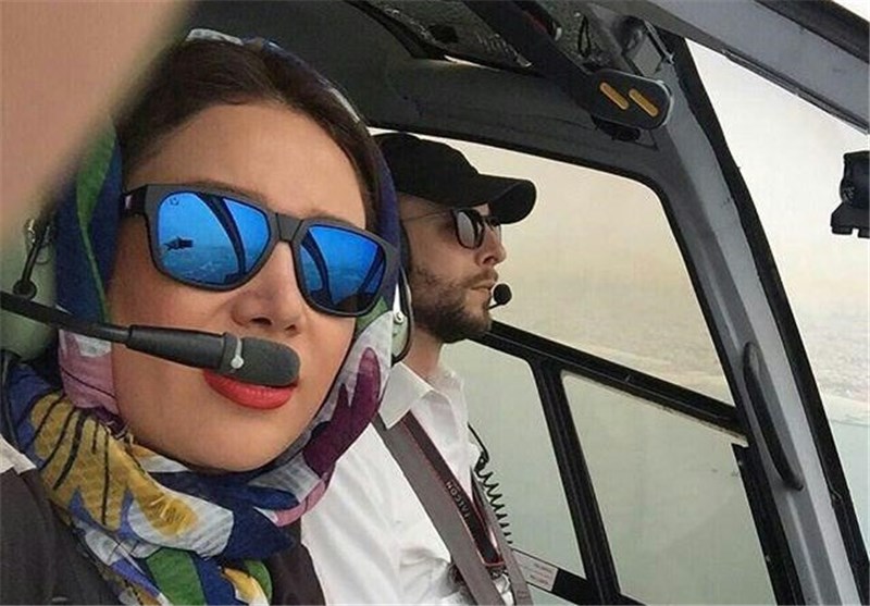 سلفی خانم بازیگر در کابین خلبان