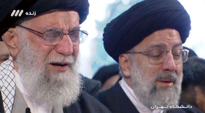 اشک&zwnj;های&zwnj; مقام معظم رهبری در هنگام اقامه نماز بر پیکر شهید سپهبد سلیمانی و همرزمان شهیدش