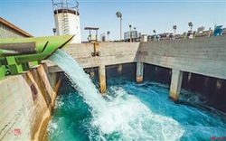 با انتقال آب خلیجفارس به اصفهان، برداشت صنایع از زایندهرود به صفر میرسد با انتقال آب خلیجفارس به اصفهان، برداشت صنایع از زایندهرود به صفر میرسد