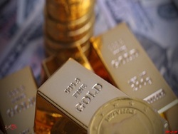 افت قیمت طلا به کمترین حد در ۴ ماه گذشته