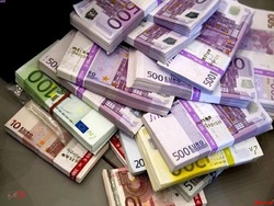 امروز؛ آغاز فروش ۵ هزار یورو توسط بانک‌ها
