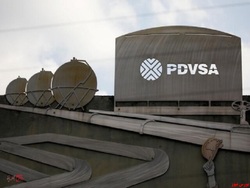 تولید بزرگترین پالایشگاه نفت ونزوئلا متوقف شد