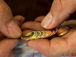 سکه طرح قدیم ۱۴ میلیون و ۳۵۰ هزار تومان/ طلا ارزان‌تر شد