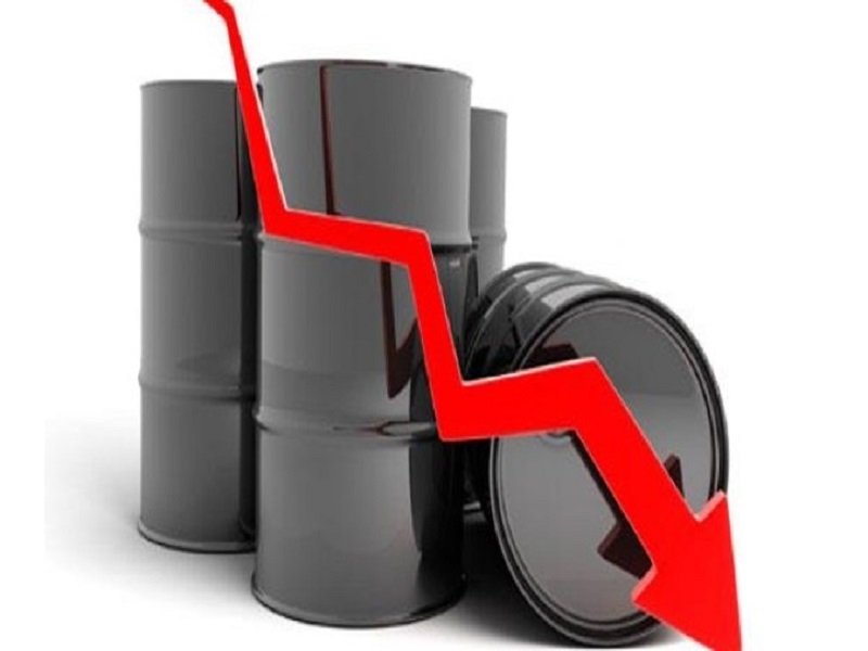 کاهش قیمت نفت با احتمال افزایش نرخ بهره آمریکا