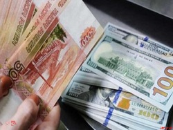 روبل روسیه از دلار آمریکا جلو زد