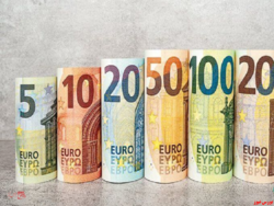 فروش یورو با نرخ ۳۰ هزار و ۱۱۶ تومان