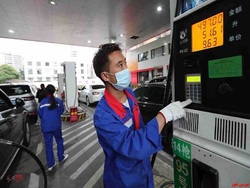 کاهش قیمت بنزین و دیزل در چین