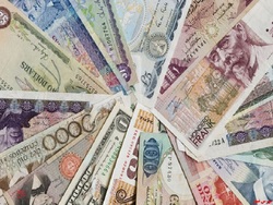 نرخ رسمی ۱۵ ارز افزایش یافت/ کاهش نرخ ۲۲ ارز
