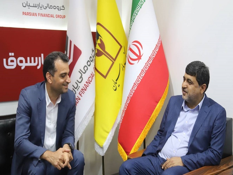 مدیرعامل بانک پارسیان از غرفه چهارسوق مالی پارسیان بازدید کرد: