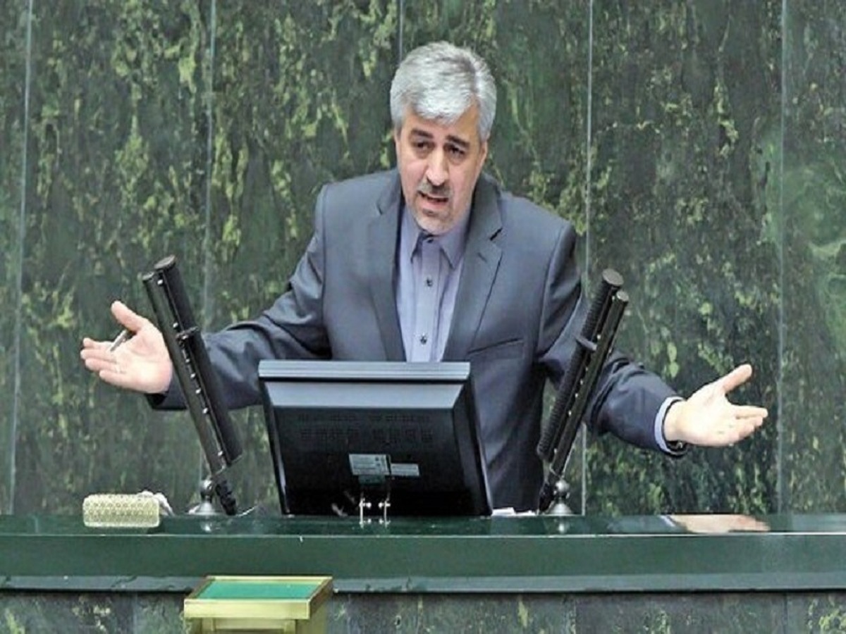 وزیر ورزش از نمایندگان مجلس کارت زرد گرفت وزیر ورزش از نمایندگان مجلس کارت زرد گرفت