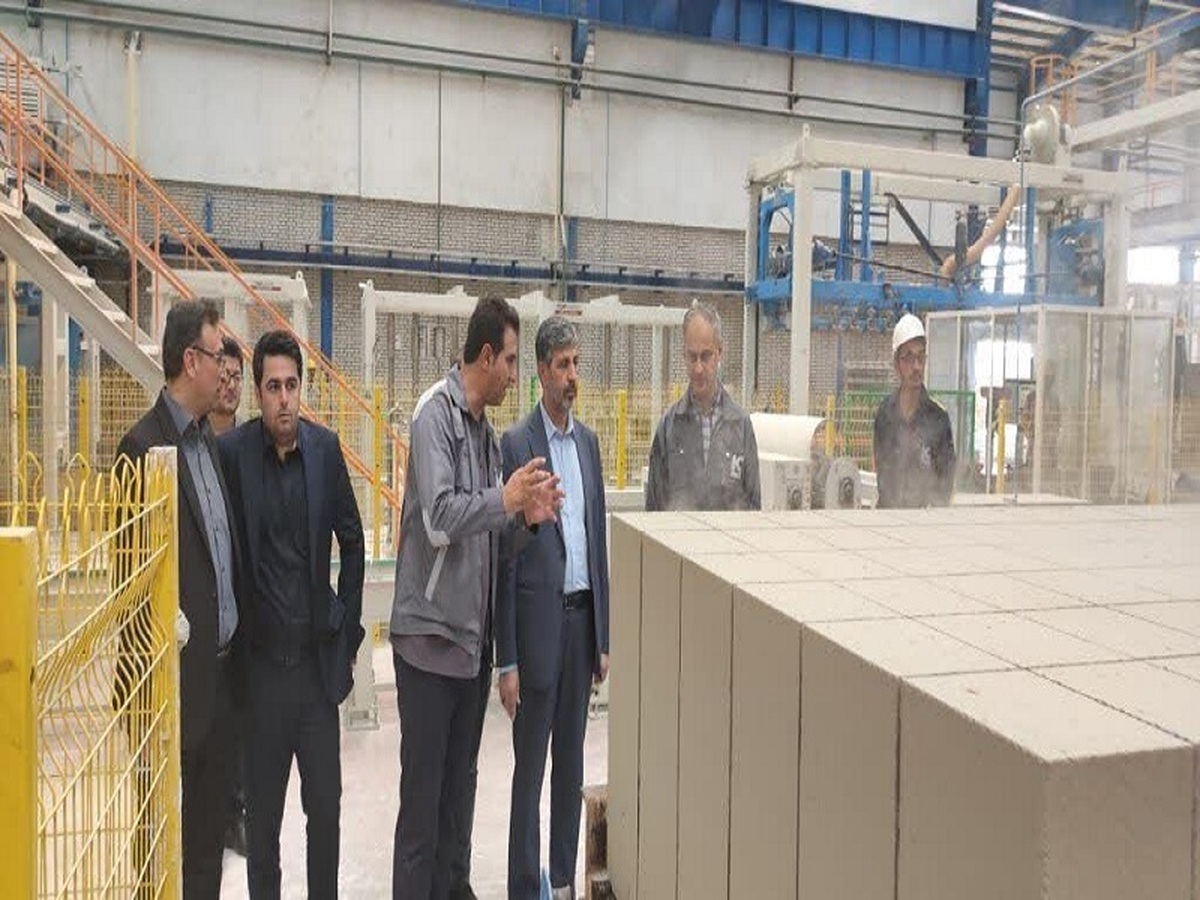 حضور مدیر عامل شستا در شرکت صنایع خاک چینی ایران