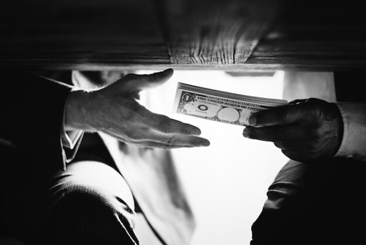 چند راهکار ساده برای پولشویی، تسویهحسابهای مالی غیرشفاف و مفت پول درآوردن در بورس!
