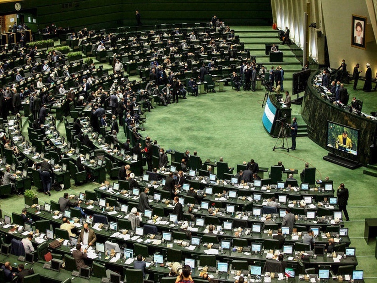 طرح استیضاح وزیر اقتصاد در مجلس اعلام وصول شد/ جلسه استیضاح همتی ۱۲ اسفند برگزار میشود