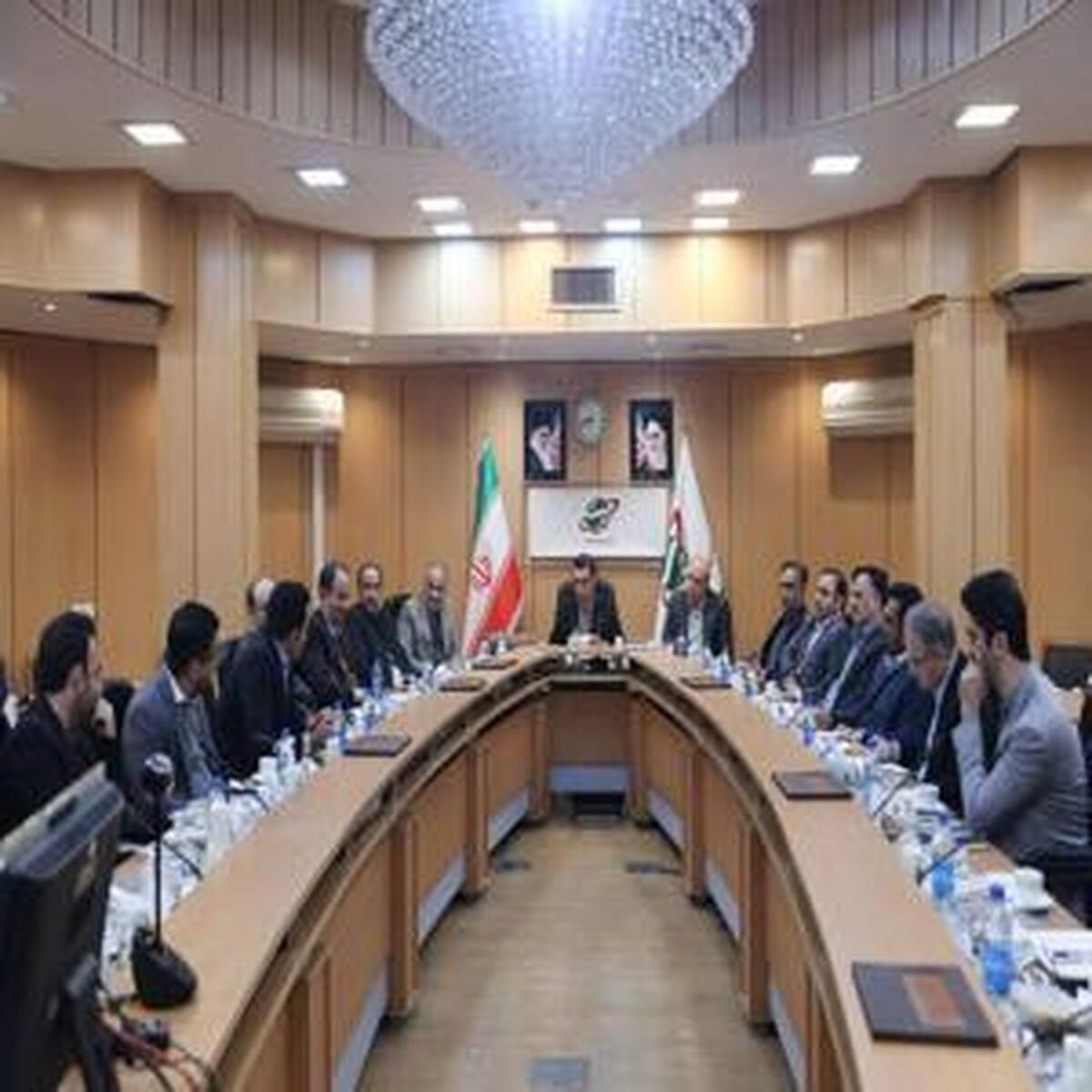 تحلیل موانع و چالشهای موجود در «صنعت دام و طیور» در بیست و نُهمین نشست تخصصی صنعت