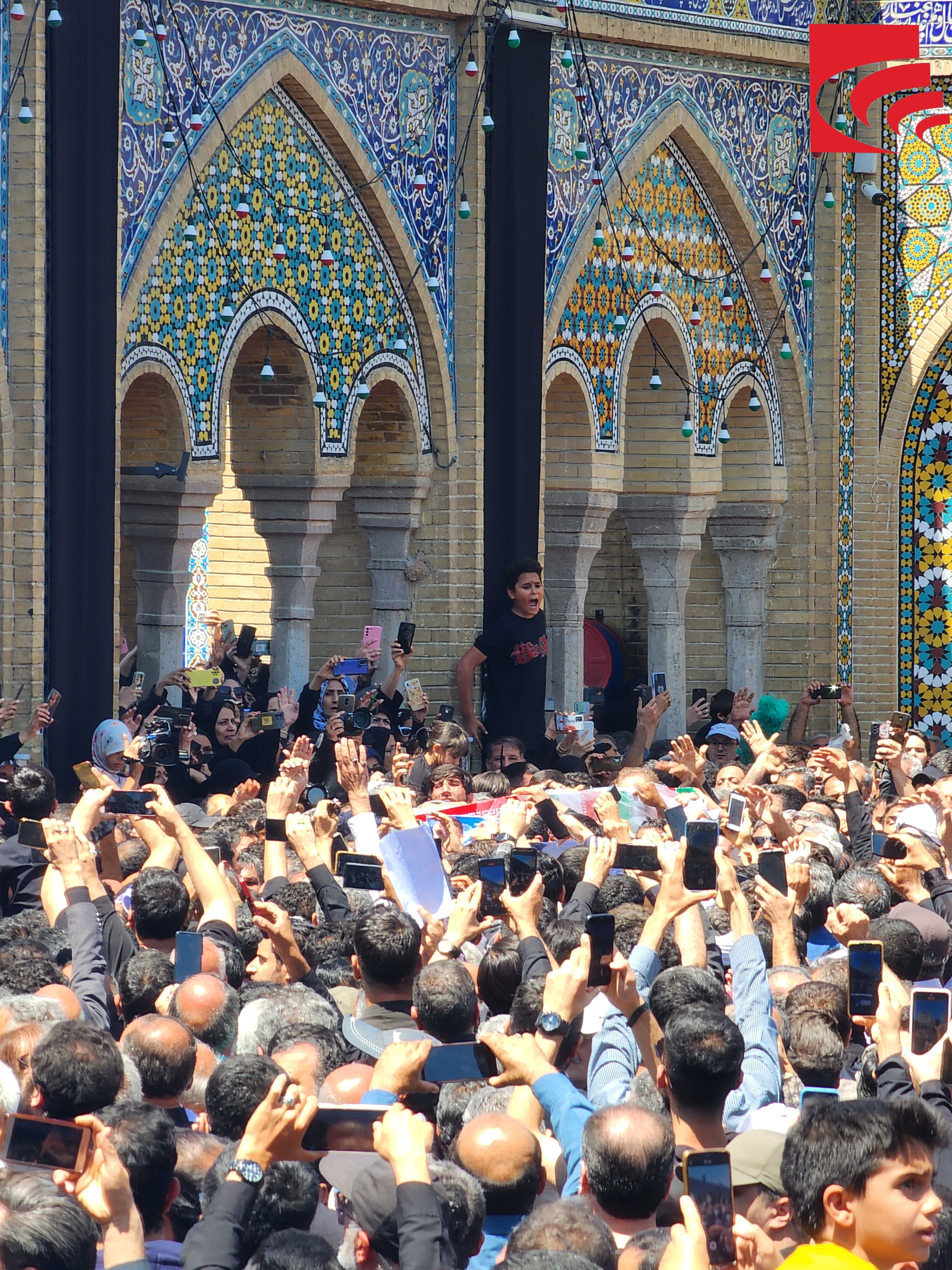 گزارش تصویری از تشییع پیکر رئیس جمهور