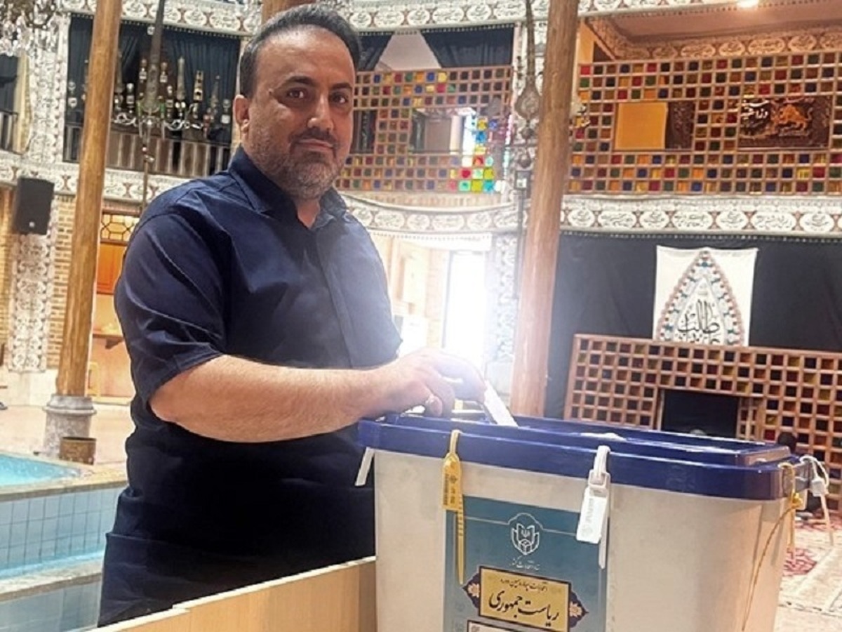 از سنگر تولید تا حماسه سیاسی؛ حضور پرشور مدیران و کارکنان پتروشیمی شازند در چهاردهمین انتخابات ریاست‌جمهوری