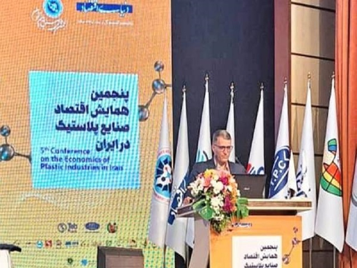 تاکید مدیرعامل پتروشیمی ایلام بر خلق ارزش افزوده بیشتر در صنعت تاکید مدیرعامل پتروشیمی ایلام بر خلق ارزش افزوده بیشتر در صنعت