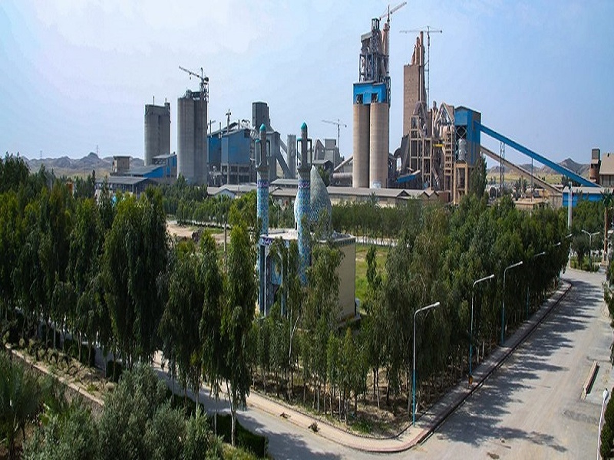 بازدید رئیس كمیسیون اقتصادی مجلس از محل اجرای پروژه سیمان خرامه بازدید رئیس كمیسیون اقتصادی مجلس از محل اجرای پروژه سیمان خرامه