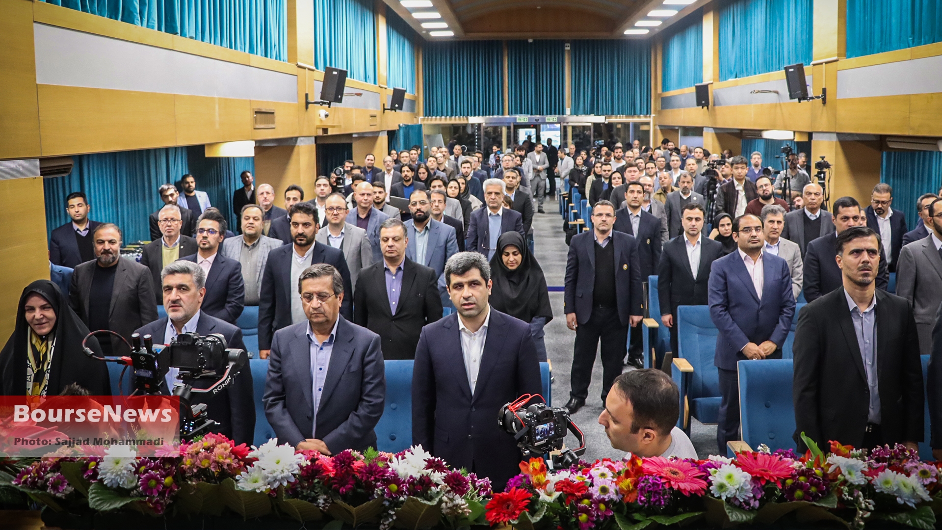 گزارش تصویری رونمایی از معاملات شمش نقره در بازارهای مالی و مشتقه بورس کالای ایران با حضور وزیر اقتصاد، رییس سازمان بورس و مدیرعامل بورس کالا