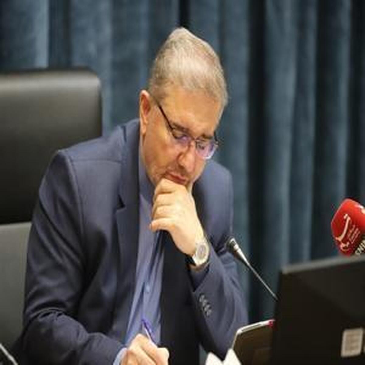 انتقادات جدید به سیاست رهاسازی ارزی و تأثیرات آن بر اقتصاد کشور انتقادات جدید به سیاست رهاسازی ارزی و تأثیرات آن بر اقتصاد کشور