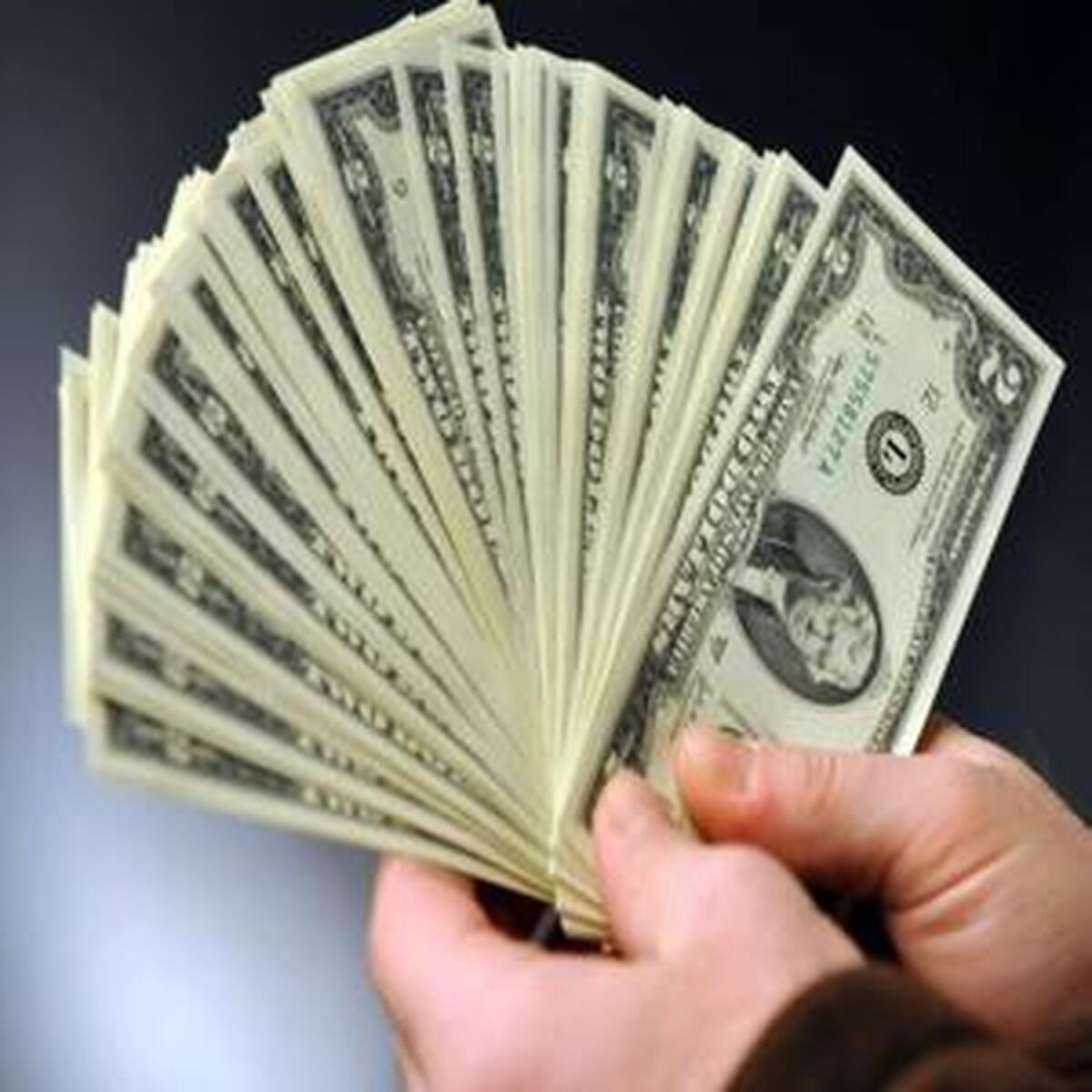 دلار در برابر سطح حمایتی مقاومت میکند