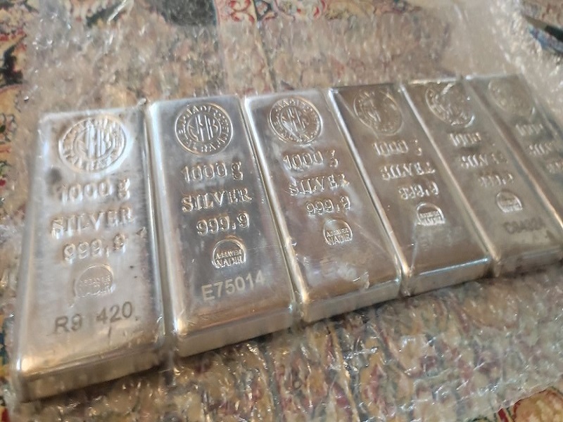 ۳.۷ تن شمش نقره در بورس کالا به فروش رسید