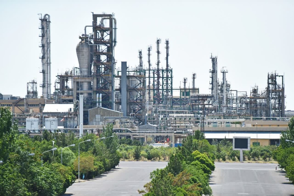 آذرماه موفق بورس کالای پتروشیمی تبریز / نقدشوندگی بالا و تقاضای پرقدرت برای محصولات پایه