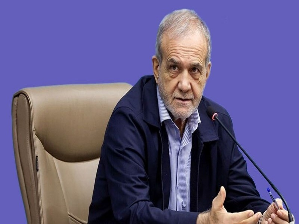 رئیس جمهور در بانک‌ مرکزی حاضر شد