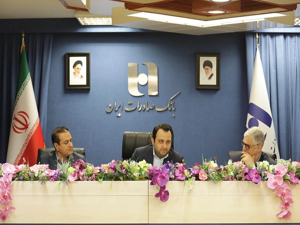 بانک صادرات ایران همه ظرفیت‌های خود را برای ثبات و آرامش اقتصاد کشور به کار گرفته است