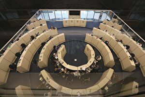 رشد شاخص‌ها در نخستین روز دی / برتری عملکرد شاخص هم‌وزن نسبت به شاخص کل(صوت)