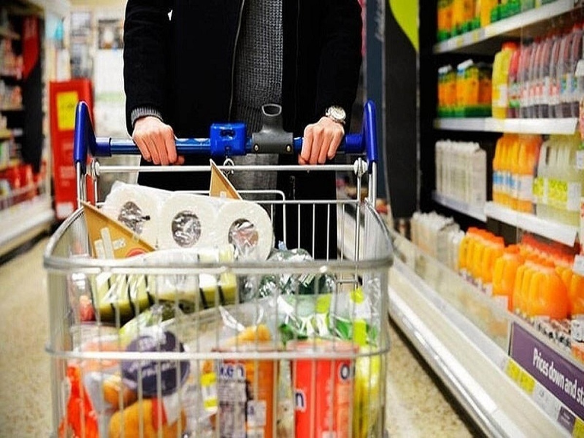 کالاهای اساسی به میزان کافی موجود است