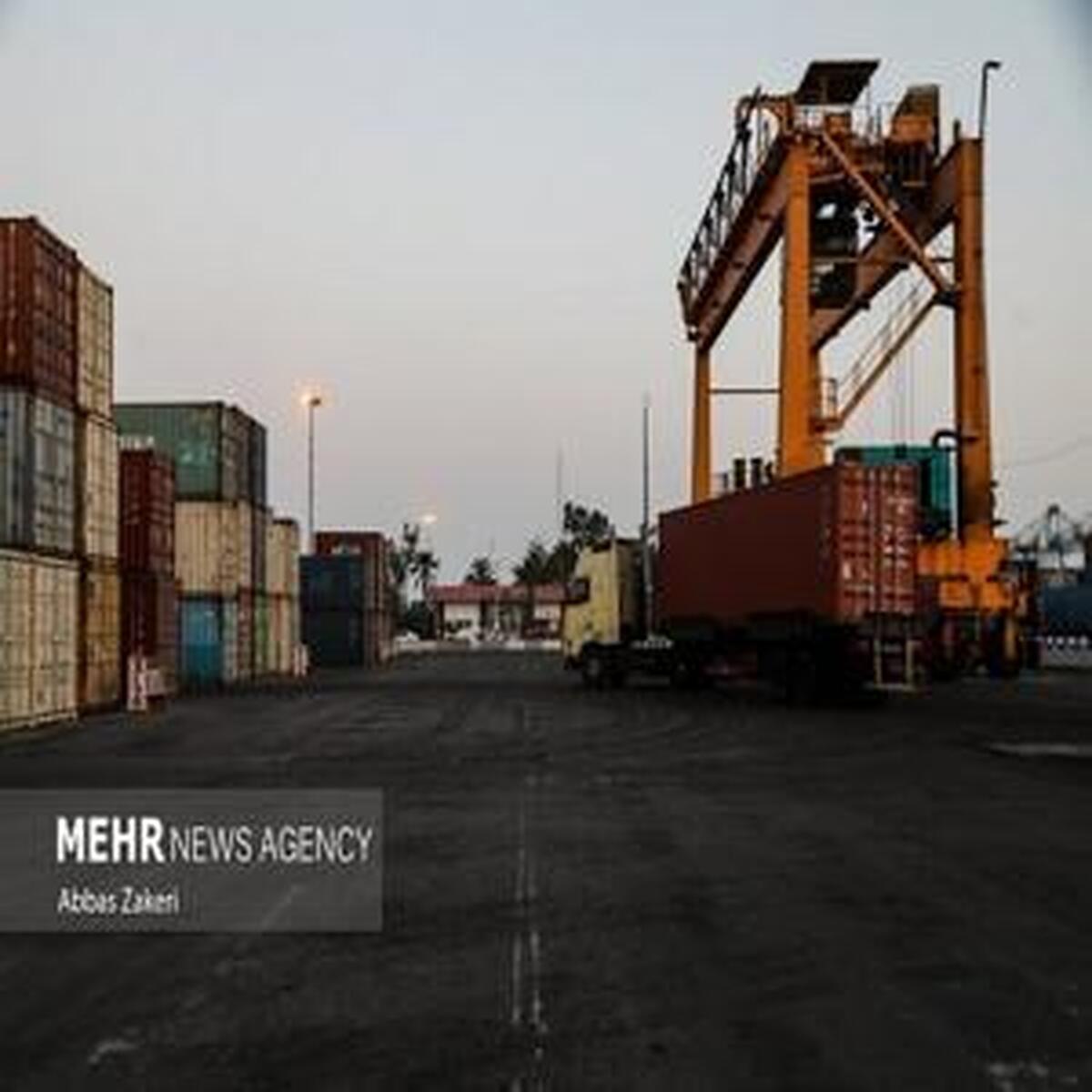 ترخیص ۳۳۰۰ کامیون کالا از گمرک شهید رجایی