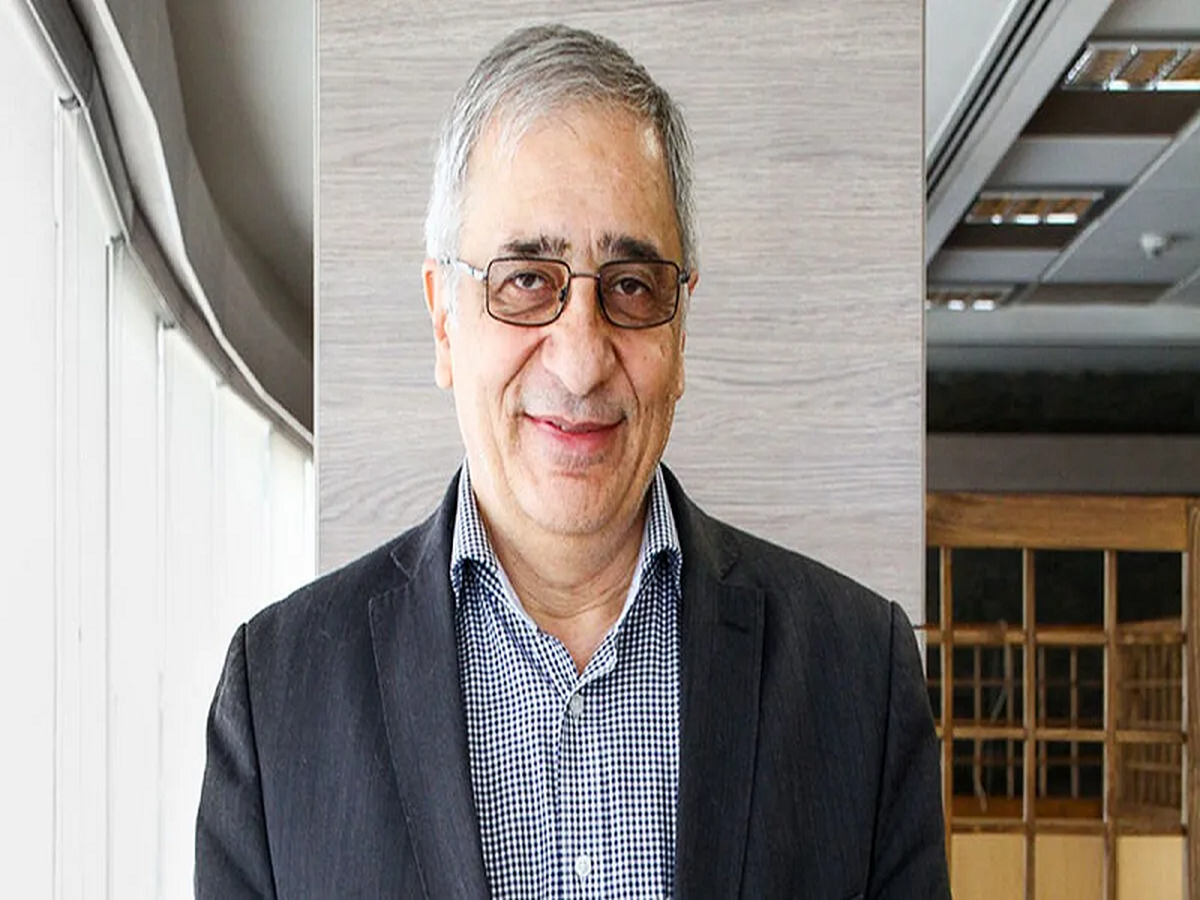نگاهی به اظهار نظر عجیب طهماسب مظاهری، تنها مدافع ورشکسته ترین بانک قرن