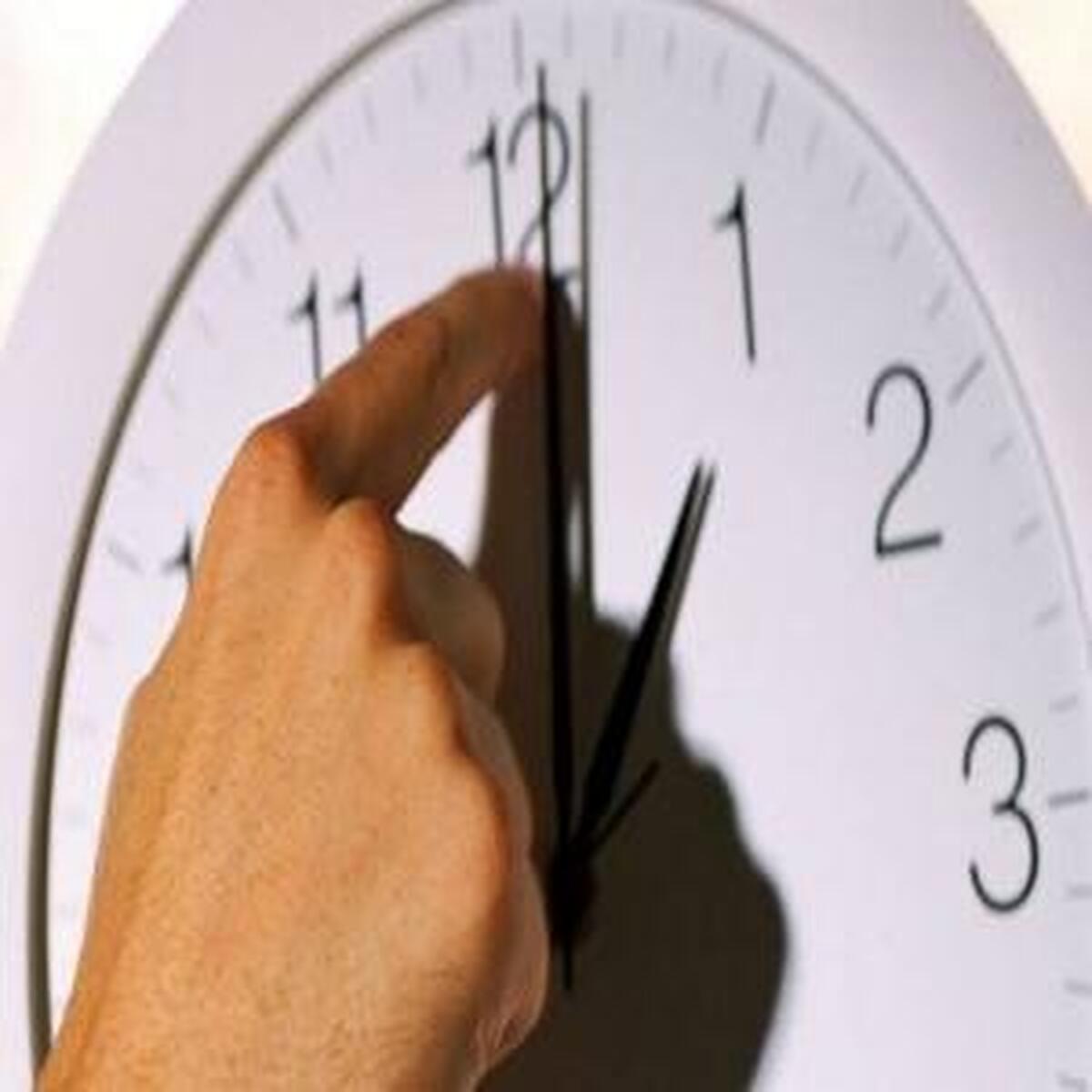 مجلس با فوریت لایحه تغییر ساعت رسمی و ساعات کاری مخالفت کرد