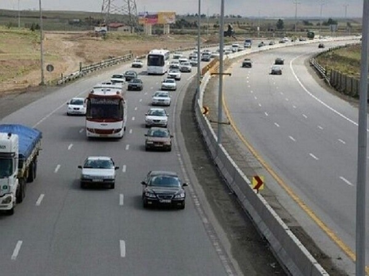 هیچگونه انسدادی در محورهای مواصلاتی نداریم/ آزادراه قم-اصفهان بازگشایی شد