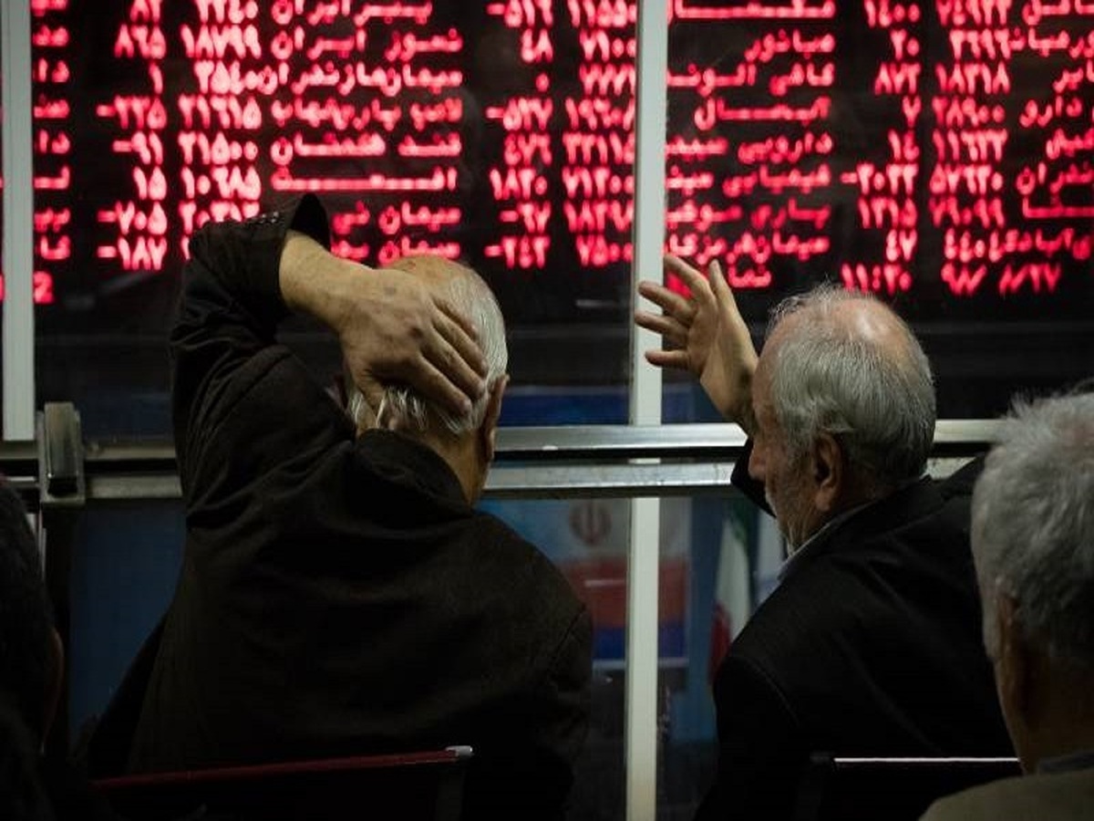از بیتوجهی به شرایط اضطراری تا تصمیمات غلط سازمان بورس/ آیا کسی به فکر سهامدار خرد است؟