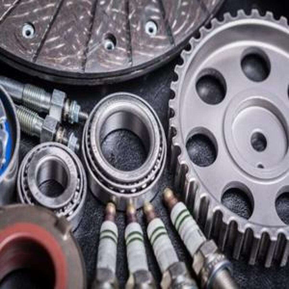 تعرفه واردات خودرو باید حداقل برابر با تعرفه قطعات باشد