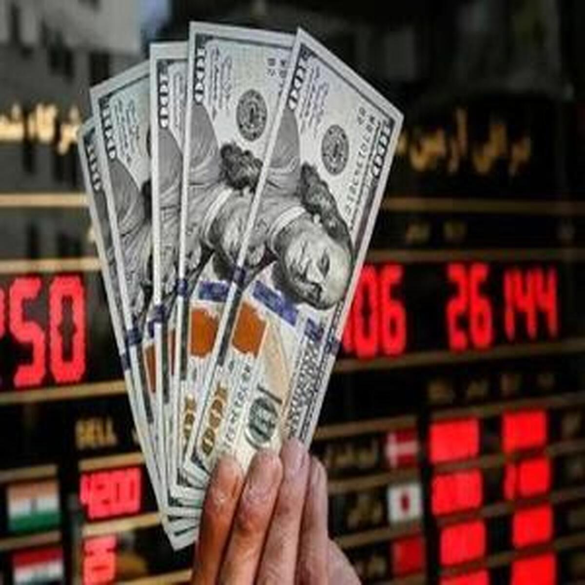 چرا قیمت دلار کاهش یافت؟