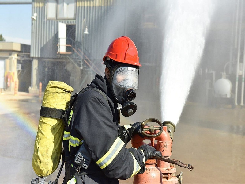 رزمایش پدافند شیمیایی با محوریت مقابله با آتش‌سوزی در پتروشیمی تبریز