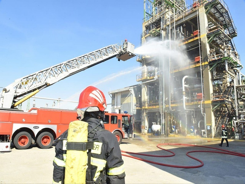 رزمایش پدافند شیمیایی با محوریت مقابله با آتش‌سوزی در پتروشیمی تبریز