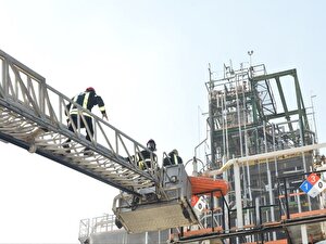 رزمایش پدافند شیمیایی با محوریت مقابله با آتش‌سوزی در پتروشیمی تبریز