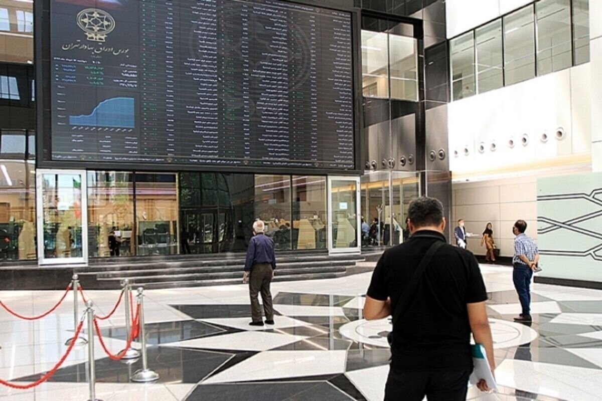 سرمایه‌گذاران از صندوق‌های درآمد ثابت به سمت طلا مهاجرت کردند (صوت)